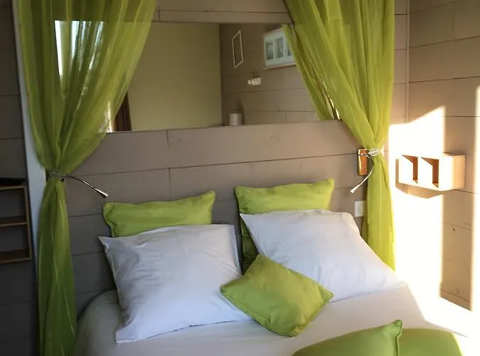 فندق Familial L'ostrei 2*