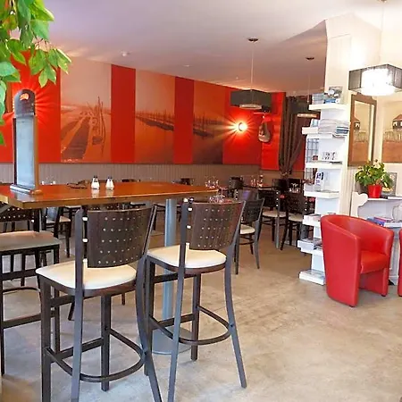 Hotel Familial L'ostrei 2*