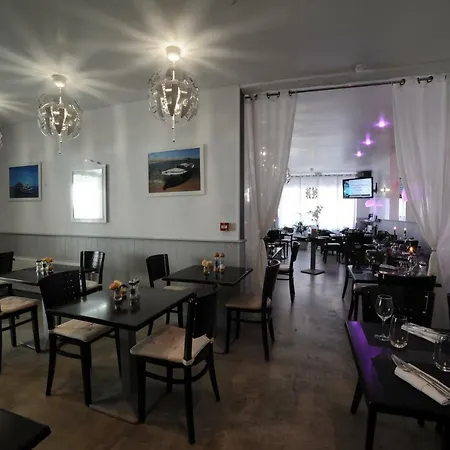 Familial L'ostrei 호텔